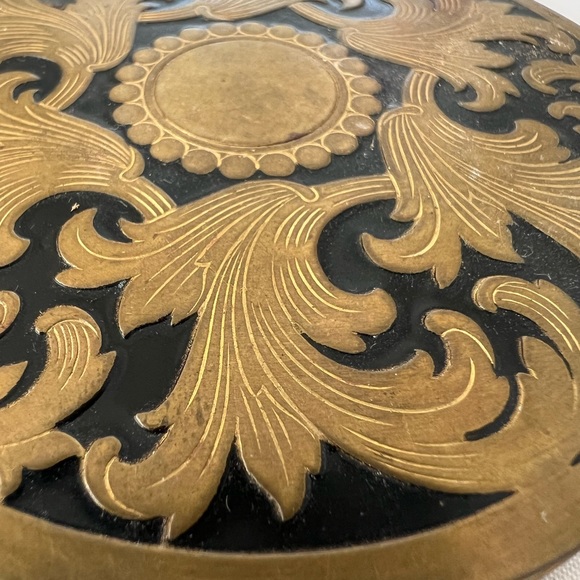 Antique Vintage Black and Gold Gorgeous Beauty Powder Mirror Compact - Picture 6 of 6